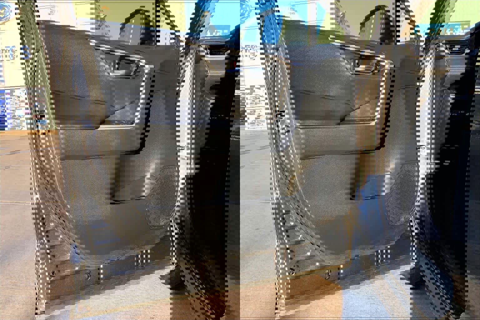 Used 2019 Toyota RAV4 XLE Premium image 15