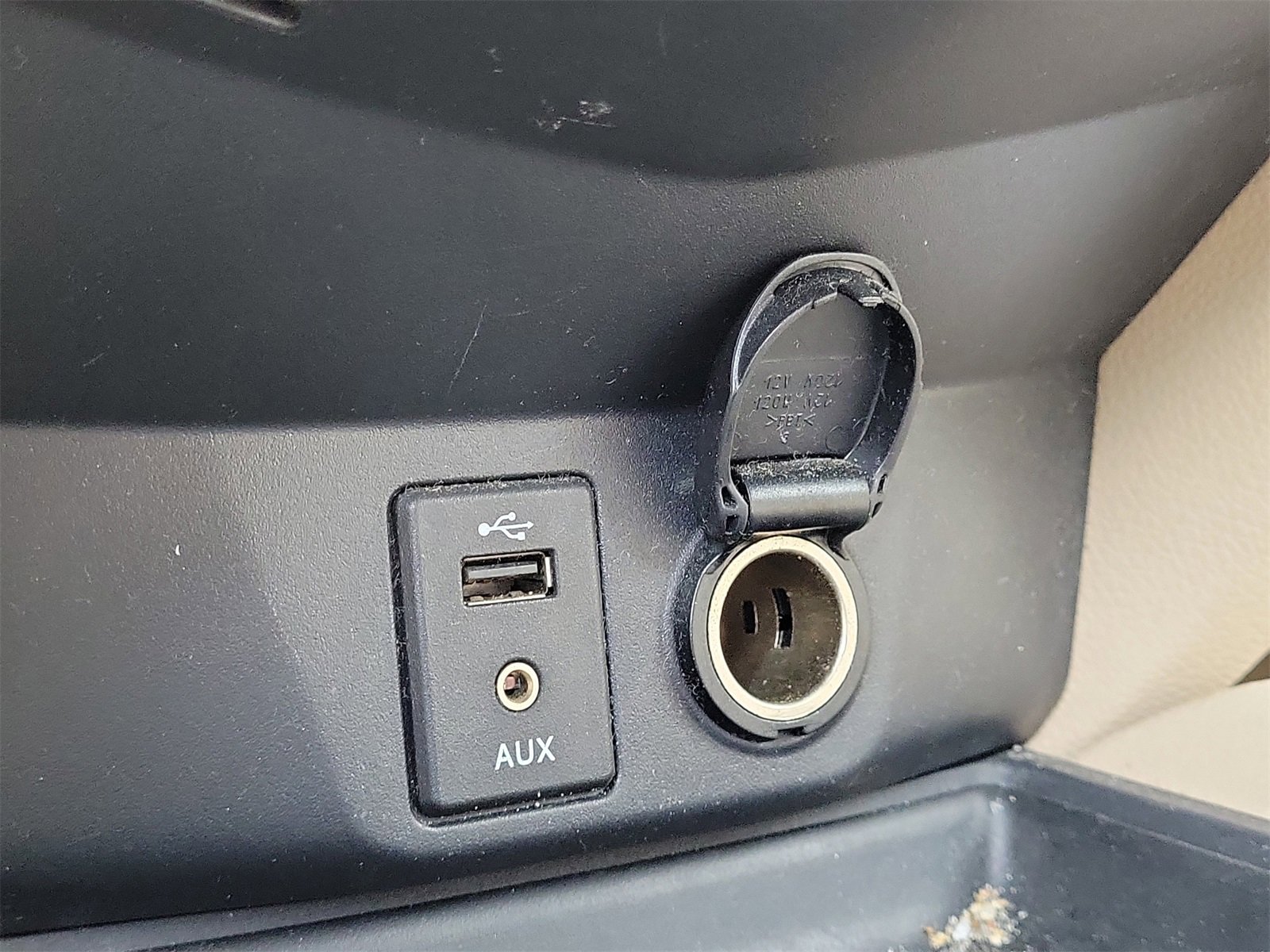 Used 2015 Nissan Rogue SV image 24