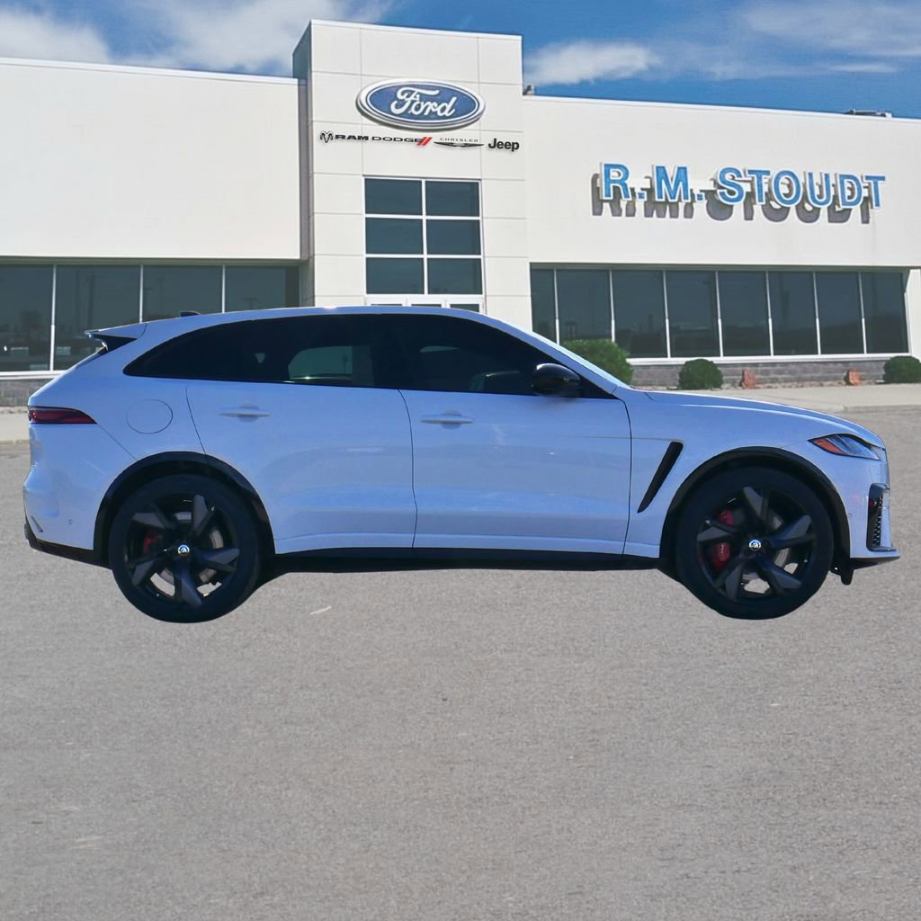 Used 2024 Jaguar F-PACE SVR image 12