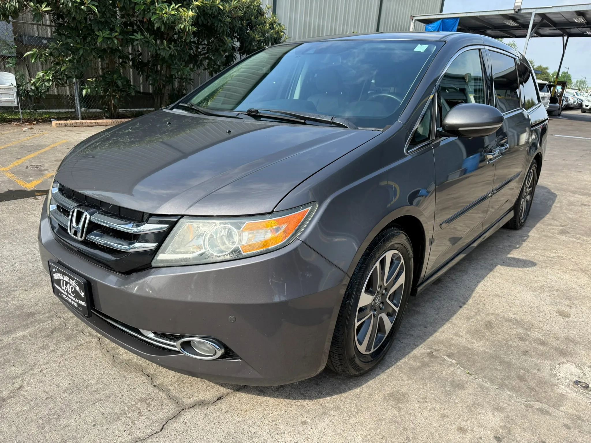 Used 2014 Honda Odyssey Touring image 3