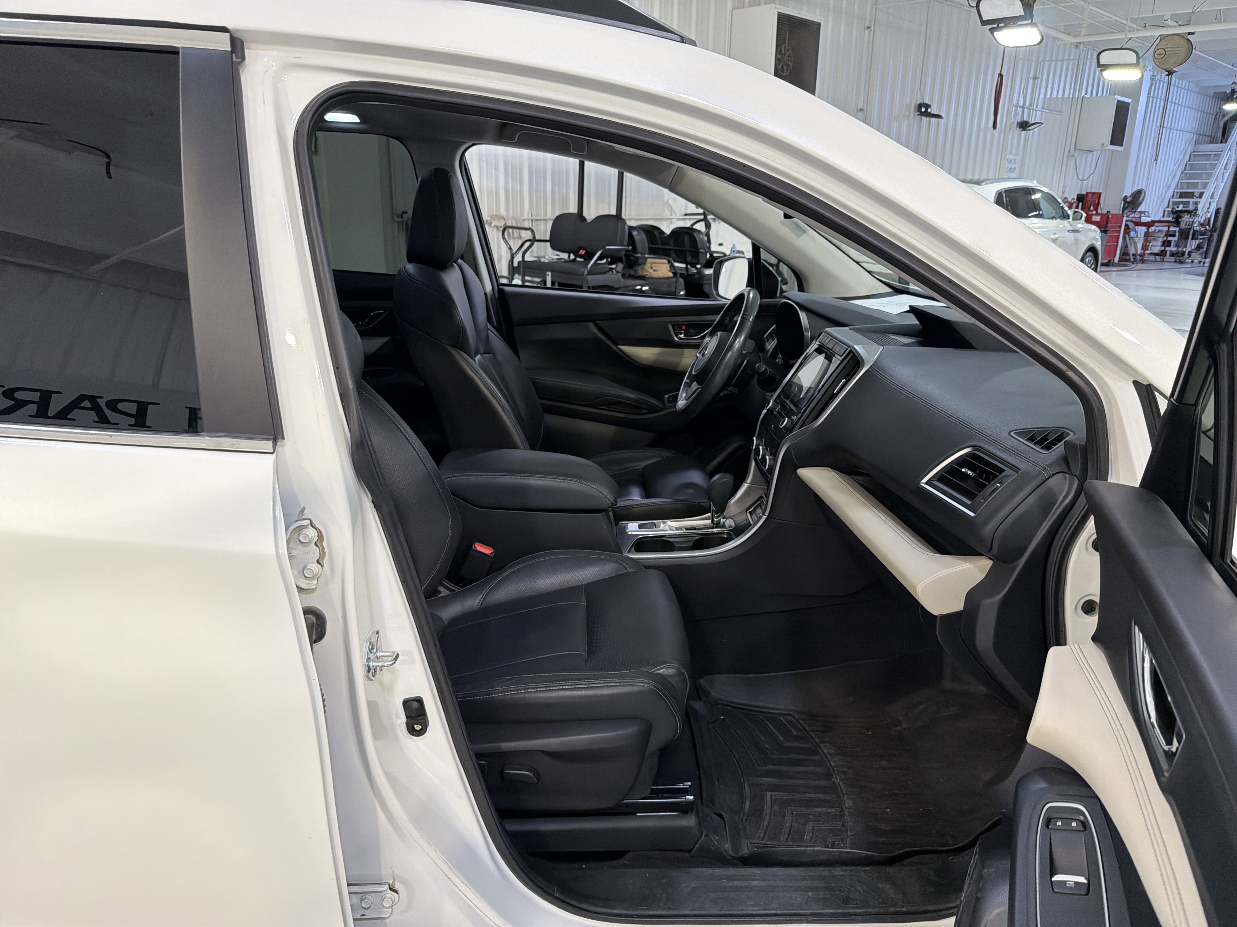 Used 2022 Subaru Ascent Limited w/ Technology Package image 15