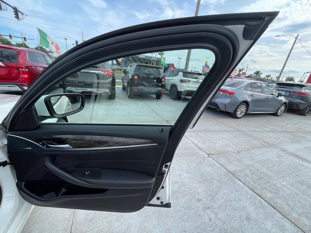 Used 2018 BMW 530e RWD image 15