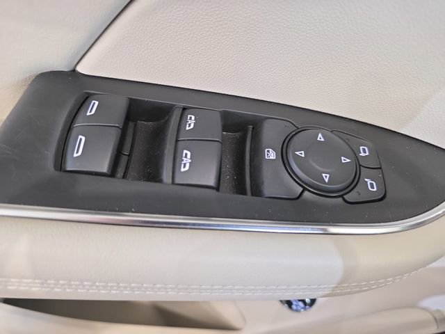 Used 2023 Buick Envision Avenir image 29