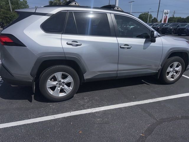 Used 2021 Toyota RAV4 XLE w/ Convenience Package image 9