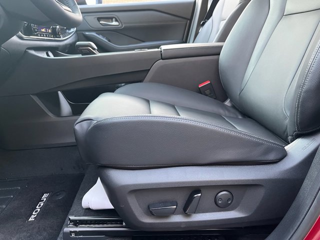 New 2025 Nissan Rogue SL AWD/4WD image 11