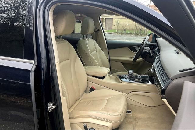 Used 2017 Audi Q7 3.0T Premium Plus w/ Premium Plus Package image 7