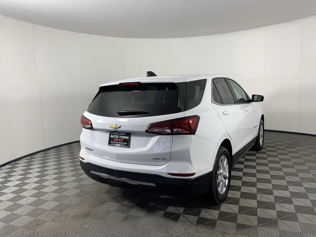 Used 2024 Chevrolet Equinox LT image 3