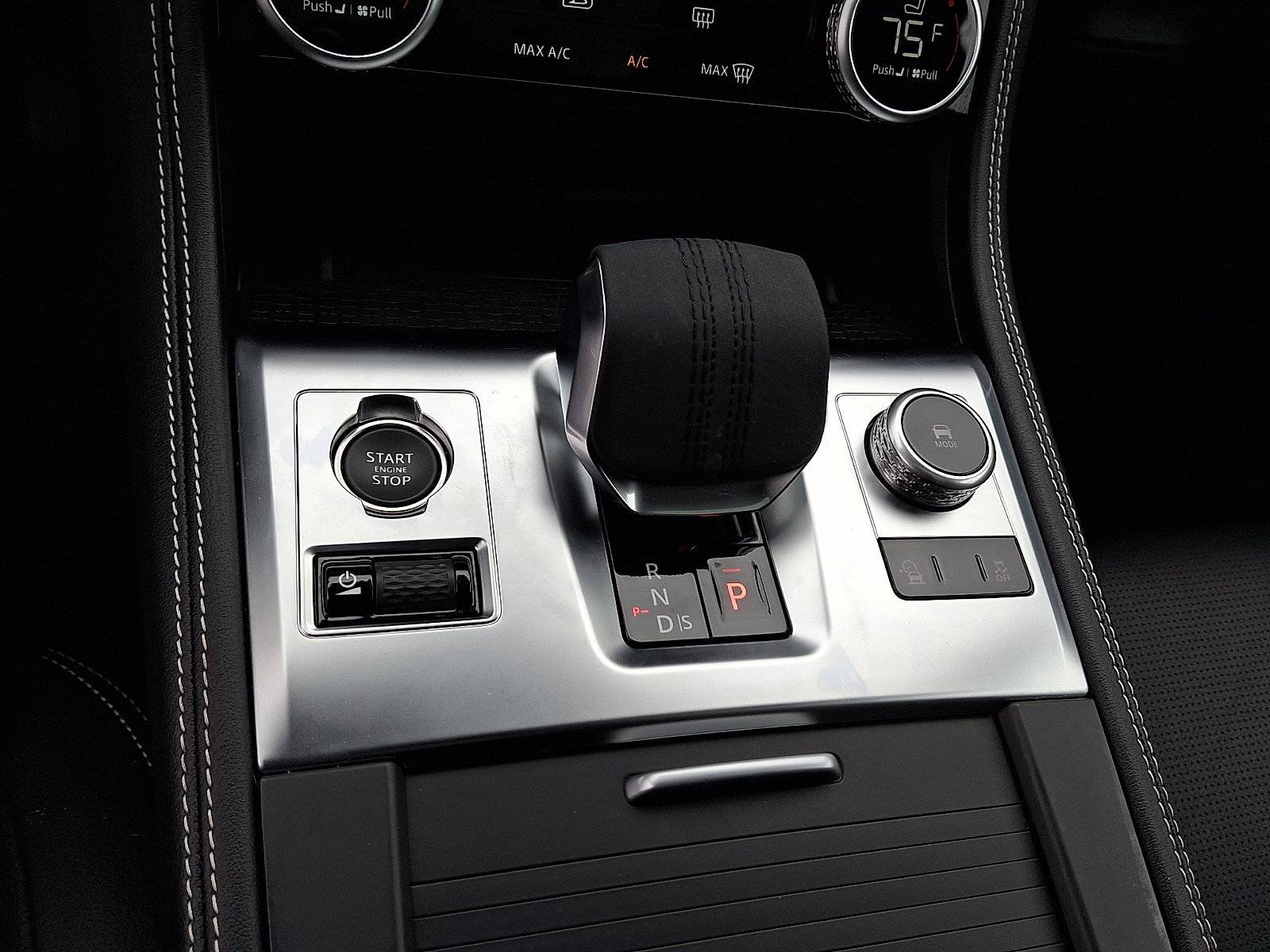 Used 2026 Jaguar F-PACE R-Dynamic S image 15