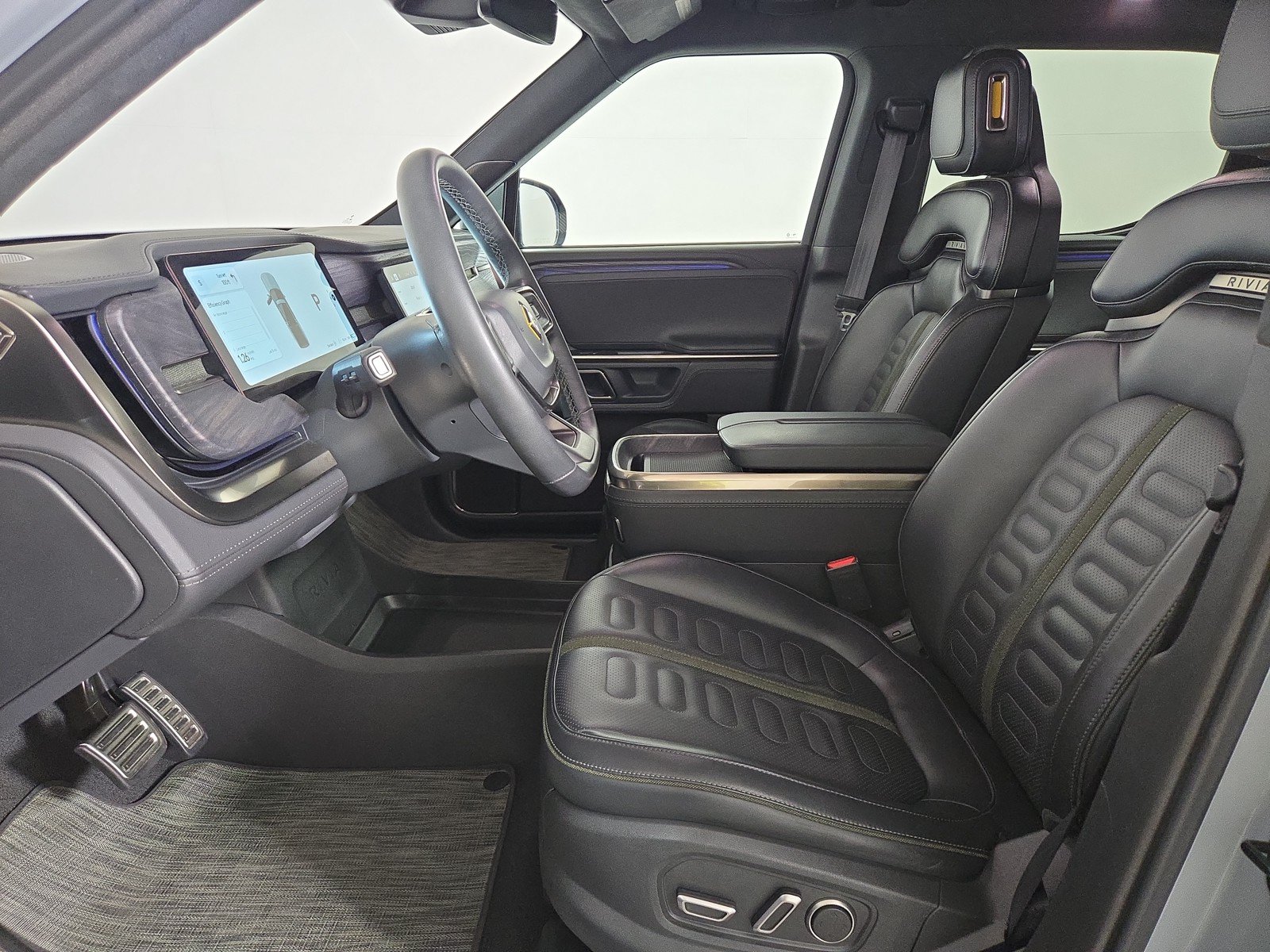 Used 2024 Rivian R1T Adventure AWD/4WD image 20