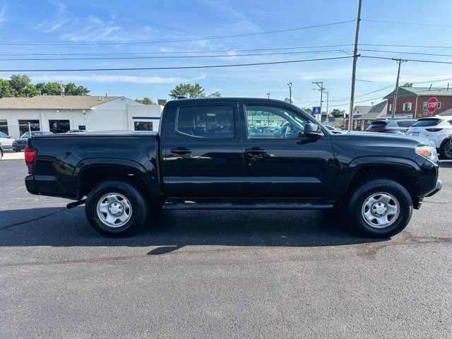 Used 2022 Toyota Tacoma SR AWD/4WD image 9