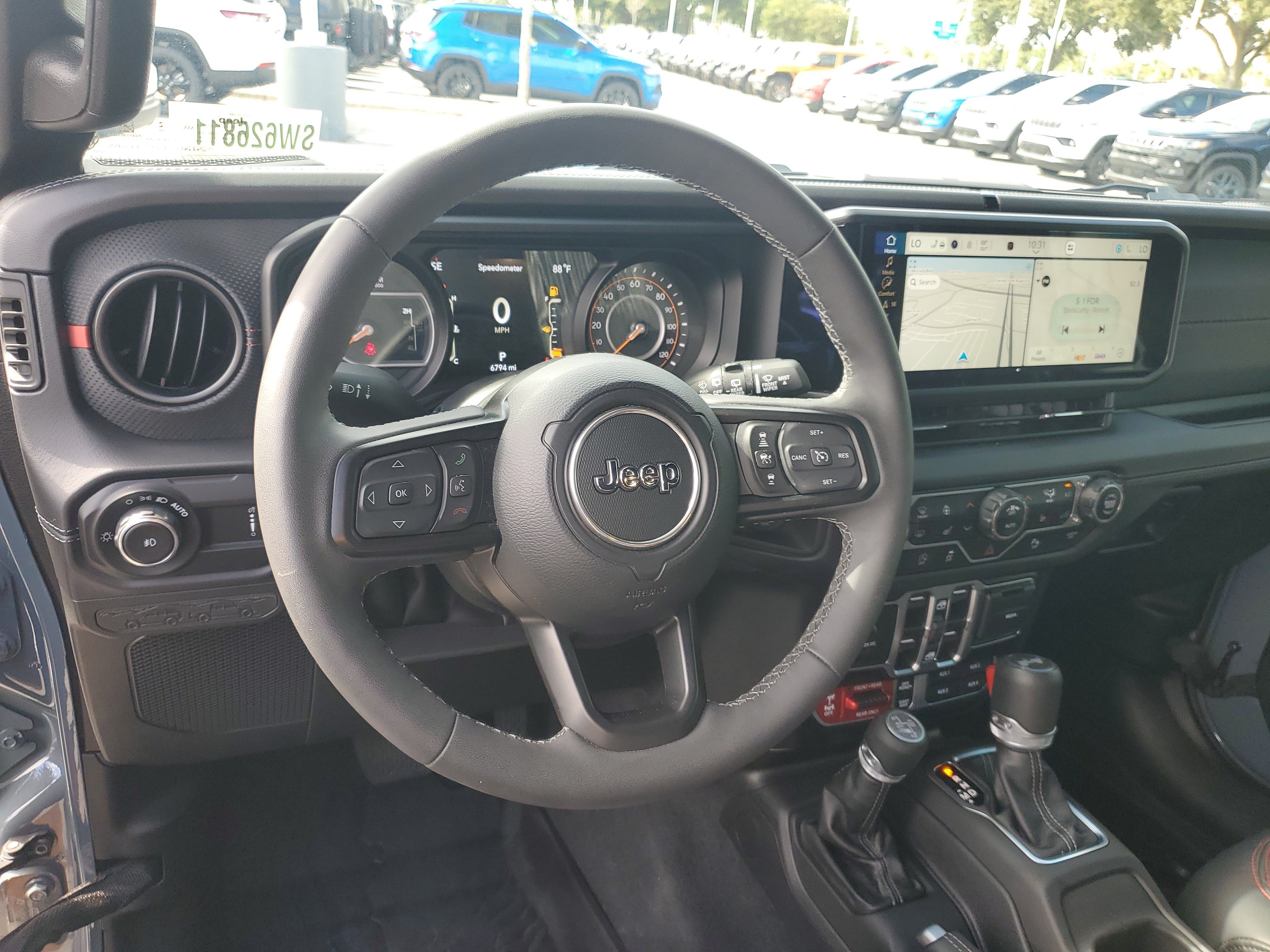 Used 2025 Jeep Wrangler Unlimited Rubicon AWD/4WD image 15