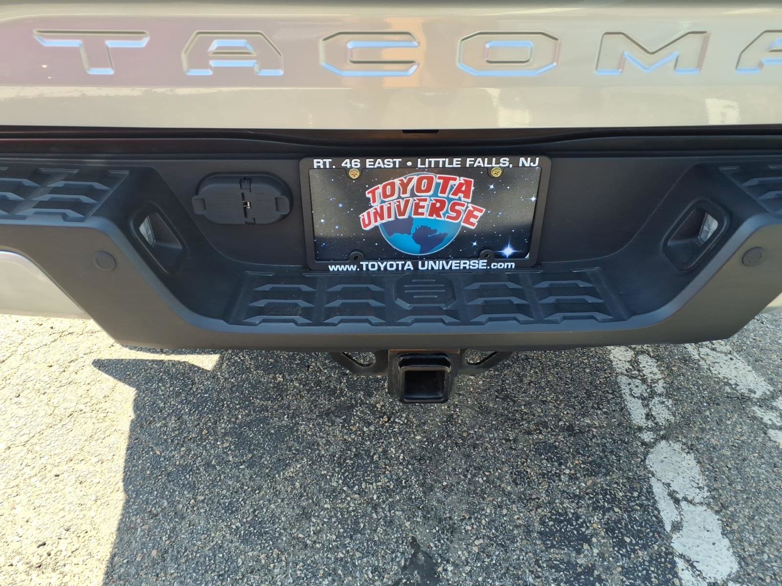 Certified 2023 Toyota Tacoma TRD Off-Road w/ TRD Premium Off Road Package AWD/4WD image 9