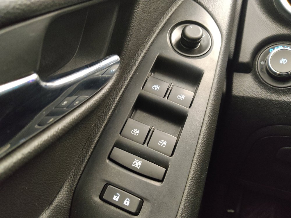 Used 2016 Chevrolet Trax LTZ FWD image 27