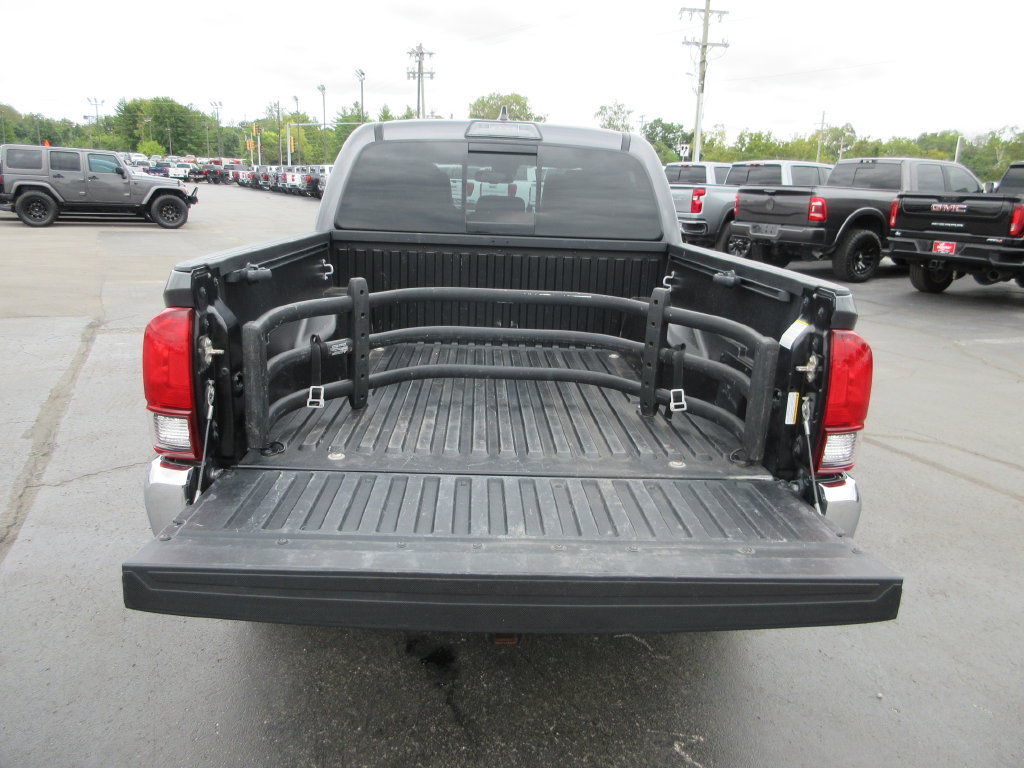 Used 2019 Toyota Tacoma TRD Off-Road AWD/4WD image 8