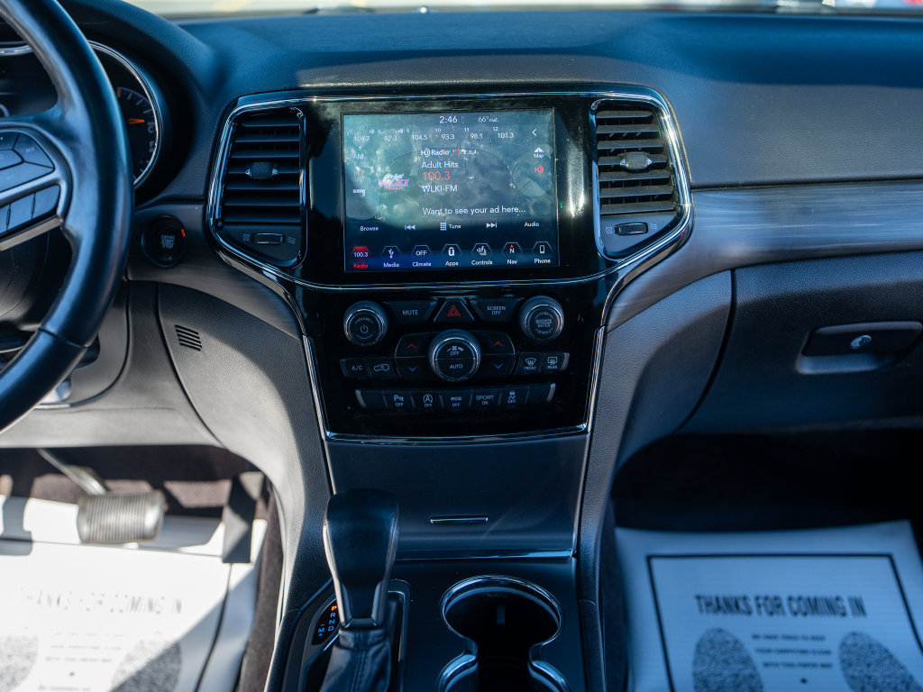 Used 2019 Jeep Grand Cherokee Laredo AWD/4WD image 19