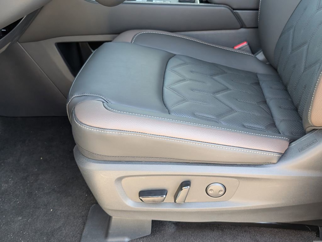 New 2026 Nissan Pathfinder Platinum w/ Cargo Package image 24
