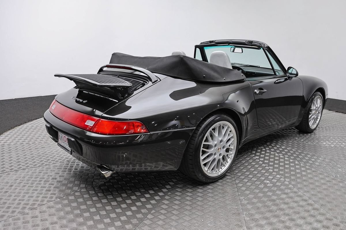 Used 1995 Porsche 911 Carrera 4 AWD/4WD image 5