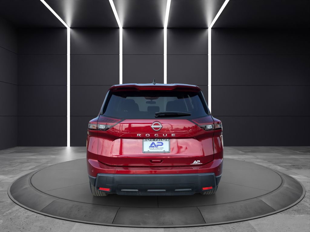 Used 2024 Nissan Rogue S image 5