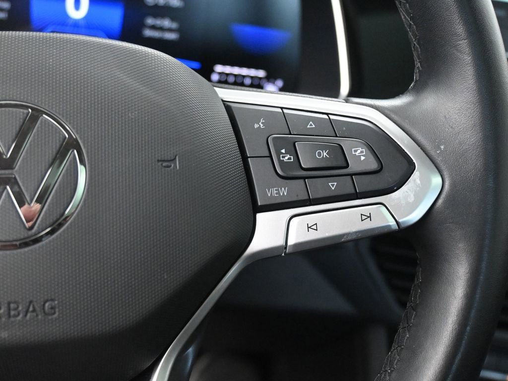 Used 2024 Volkswagen Jetta SE image 41