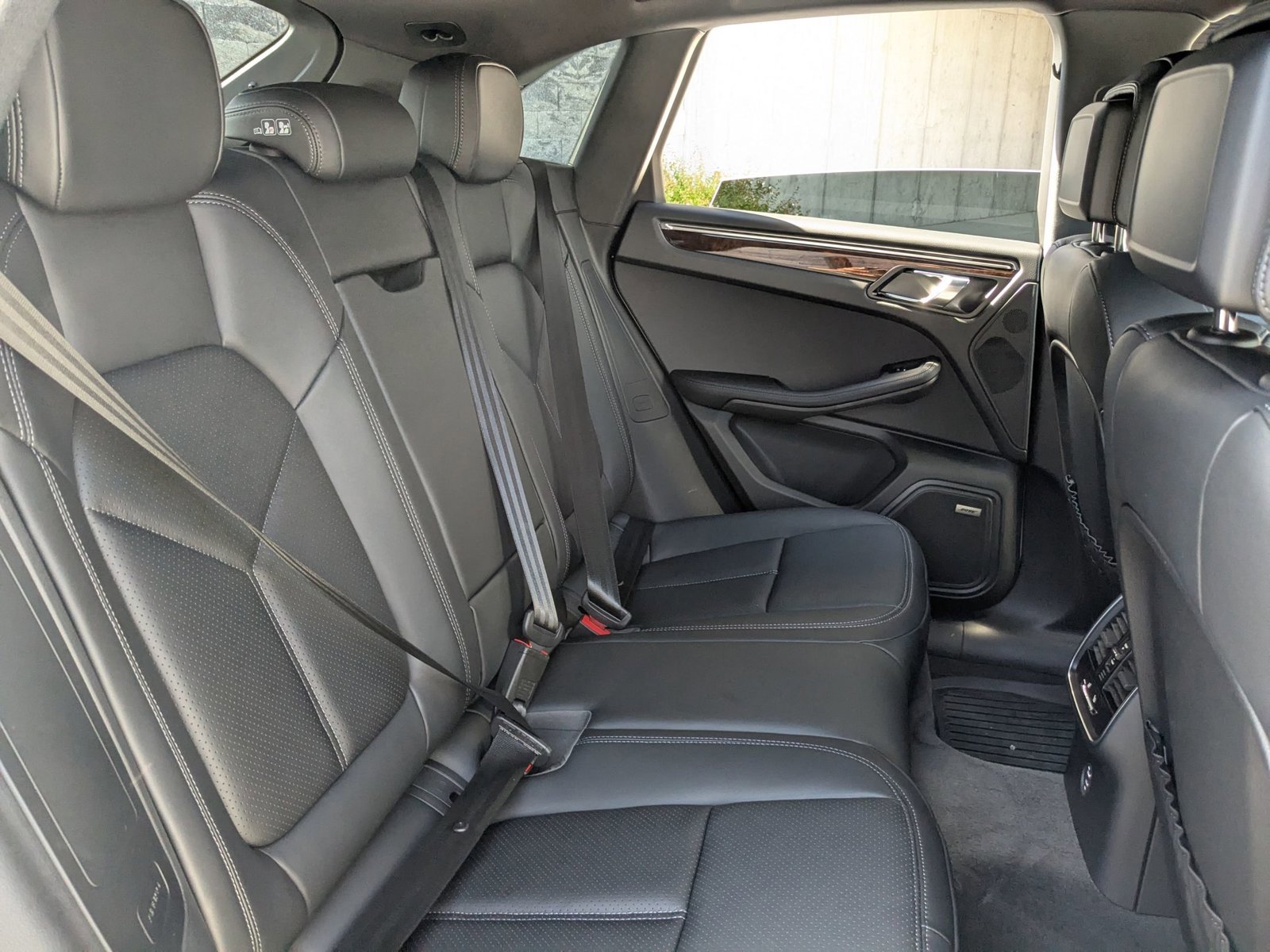 New 2026 Porsche Macan image 25