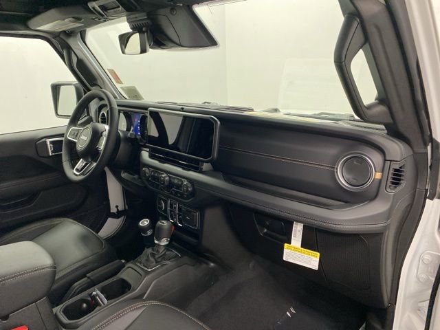 Used 2026 Jeep Wrangler Unlimited Sahara AWD/4WD image 21