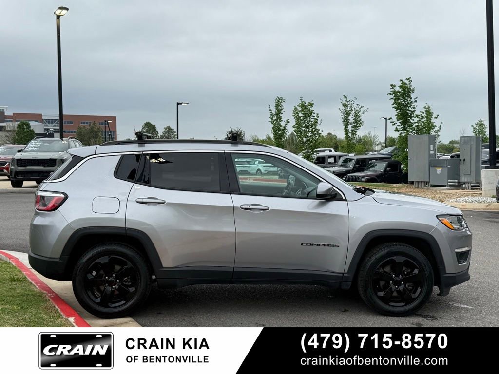Used 2018 Jeep Compass Latitude w/ Popular Equipment Group image 9