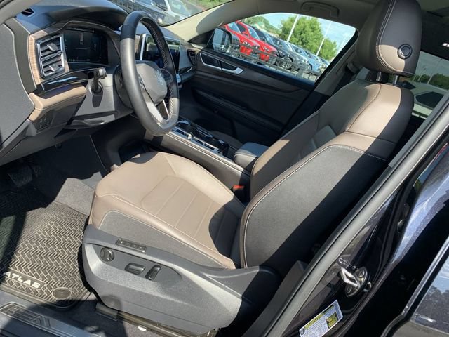 Used 2025 Volkswagen Atlas SEL AWD/4WD image 18
