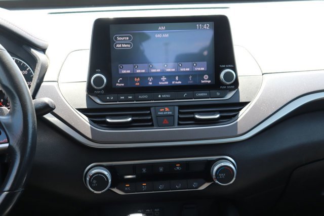 Used 2024 Nissan Altima 2.5 SR FWD image 16