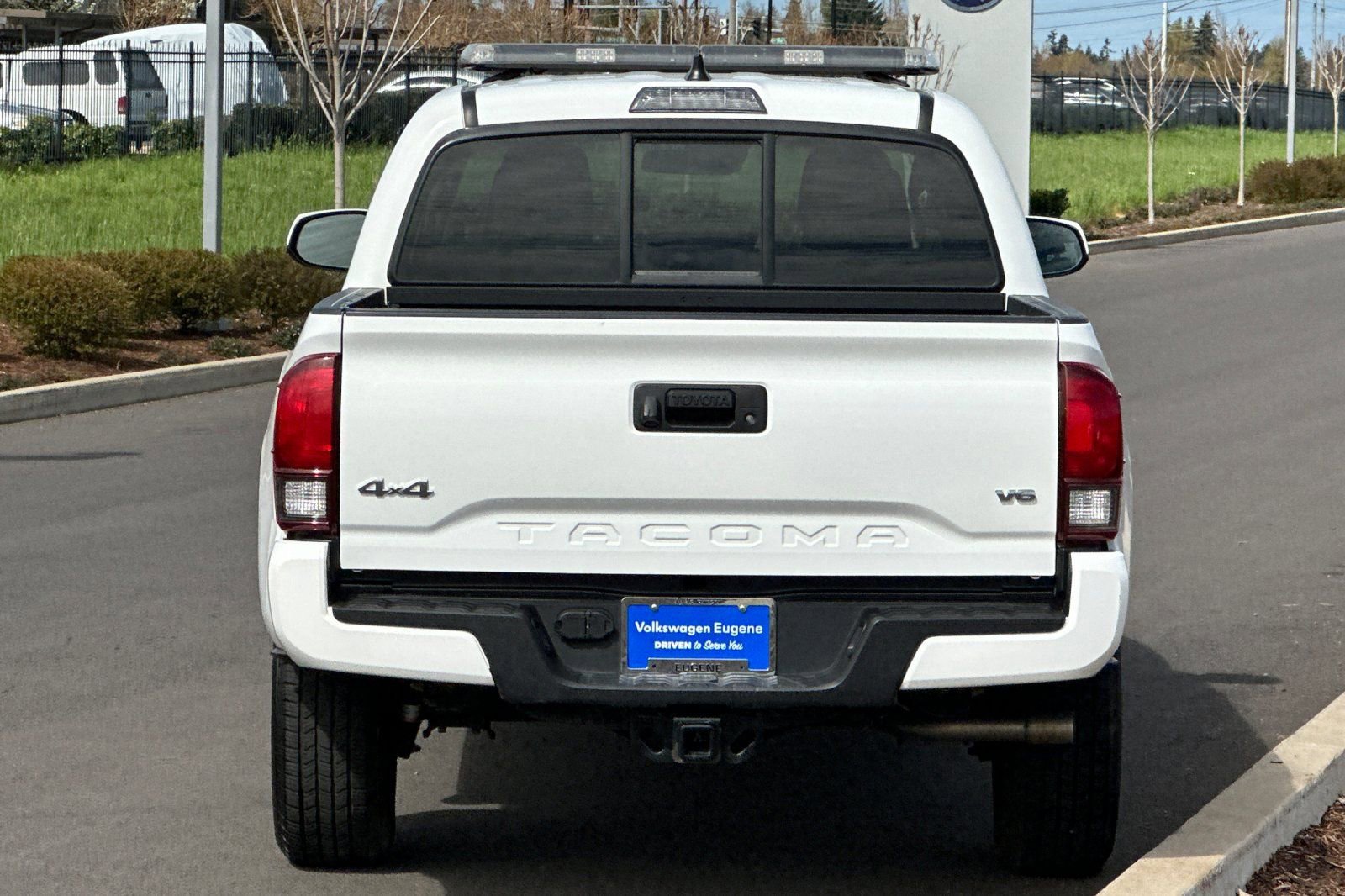 Used 2023 Toyota Tacoma SR AWD/4WD image 4