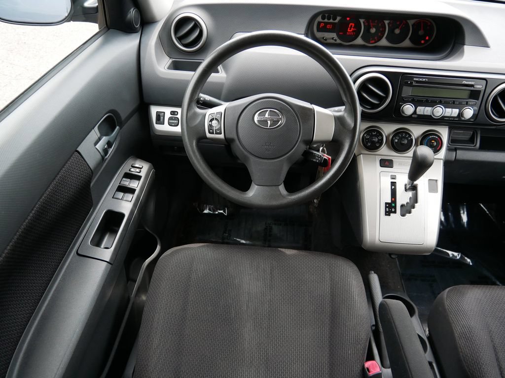 Used 2009 Scion xB FWD image 12