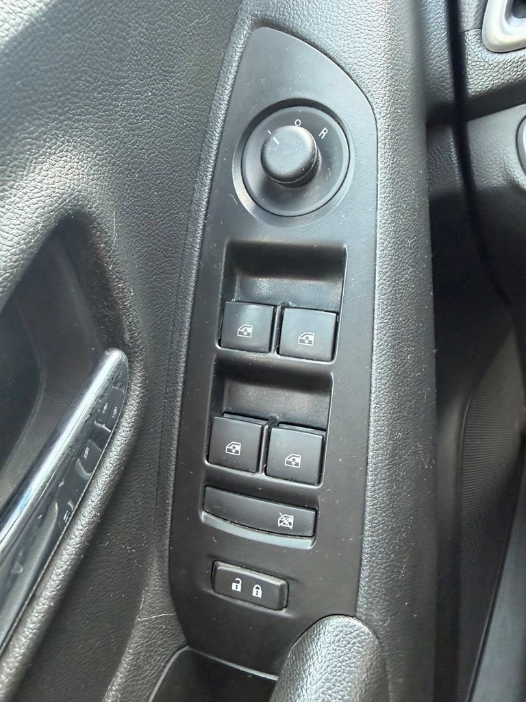 Used 2022 Chevrolet Trax LT w/ LT Convenience Package AWD/4WD image 28