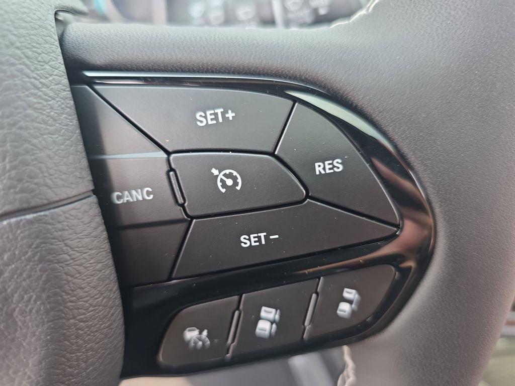 New 2027 Chrysler Pacifica Limited AWD/4WD image 20