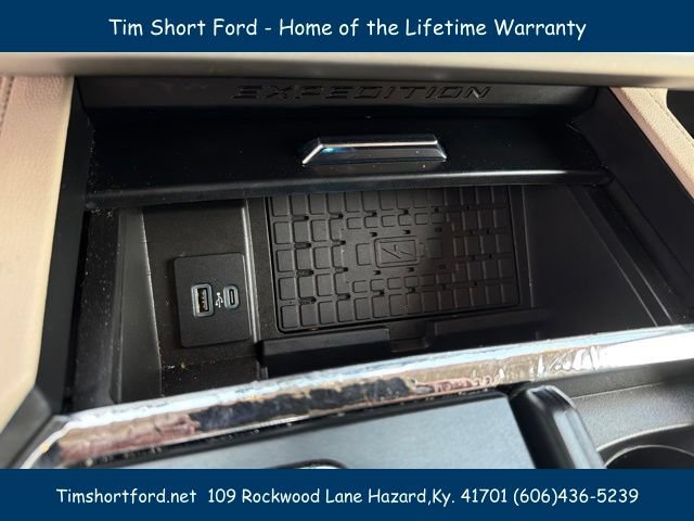 Used 2024 Ford Expedition XLT RWD image 13