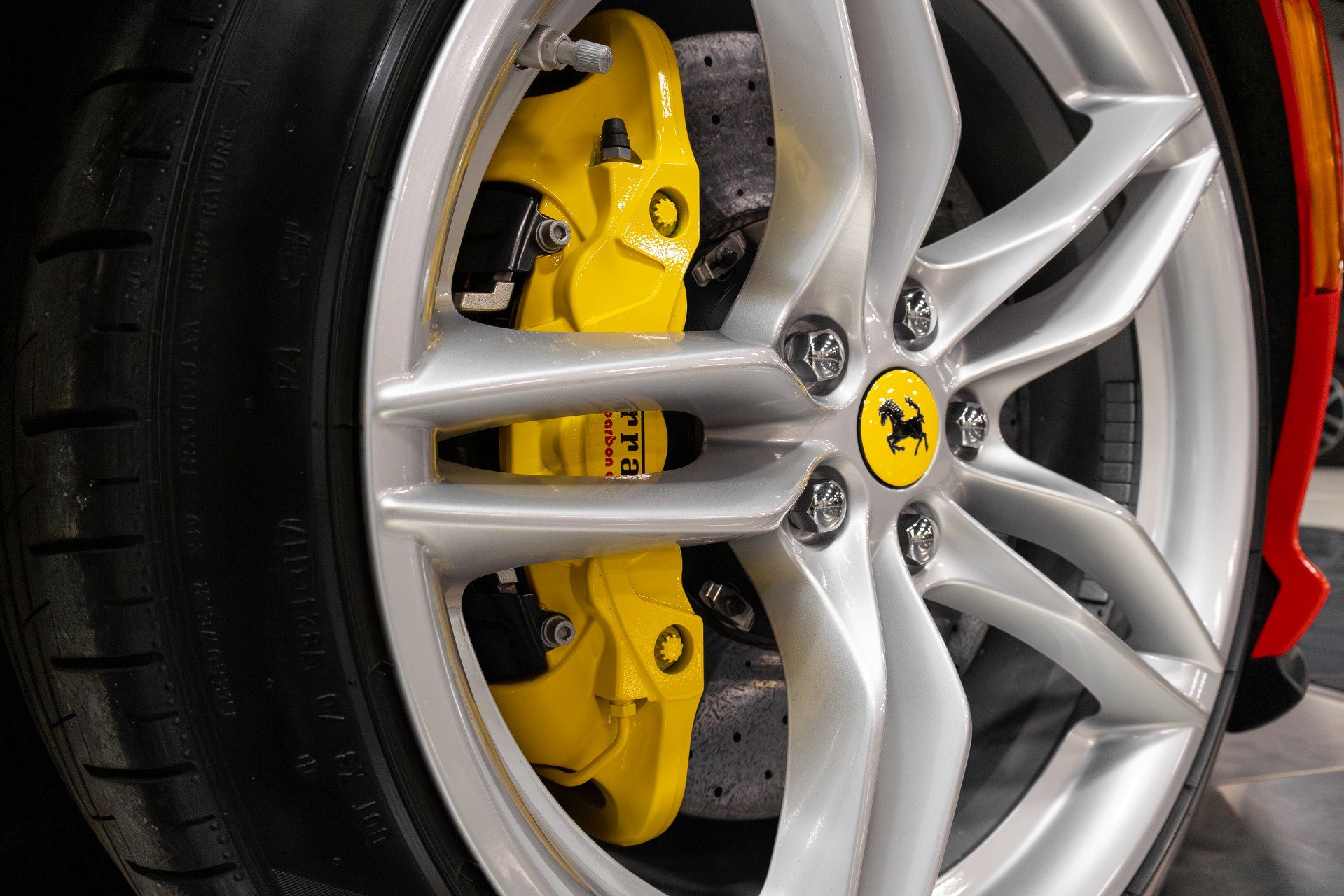 Used 2018 Ferrari 812 Superfast image 92