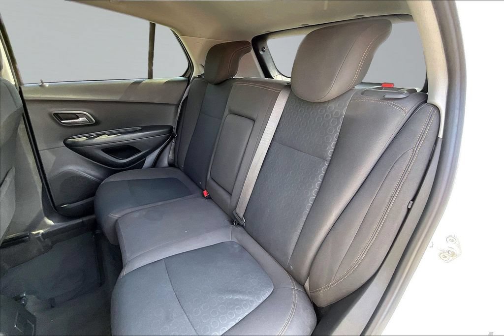 Used 2022 Chevrolet Trax LS w/ Tint and Cruise Package FWD image 25