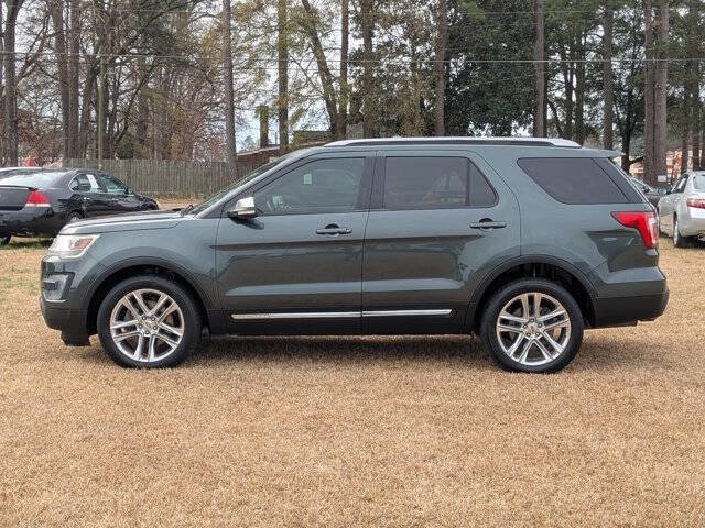 Used 2016 Ford Explorer XLT w/ Equipment Group 202A image 6