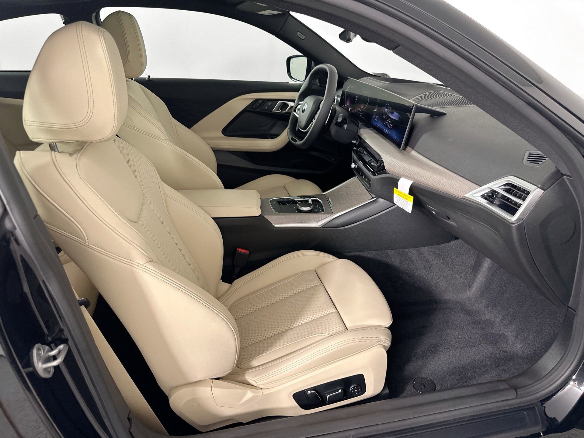 Used 2025 BMW 230i Coupe w/ Premium Package image 25