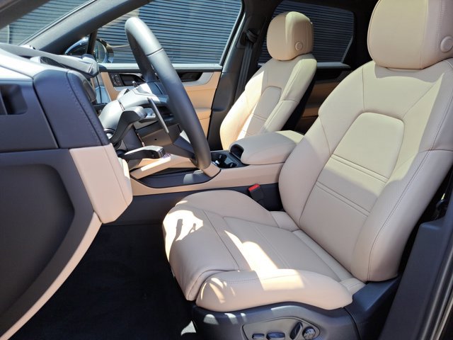 New 2025 Porsche Cayenne S image 5