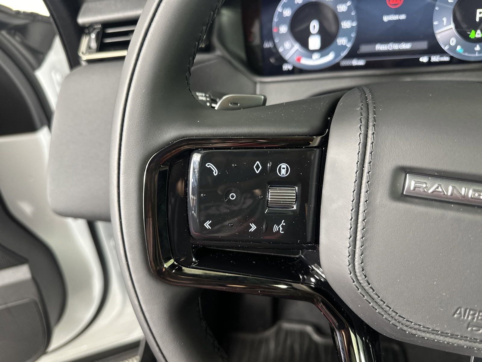 Certified 2025 Land Rover Range Rover Velar S image 26