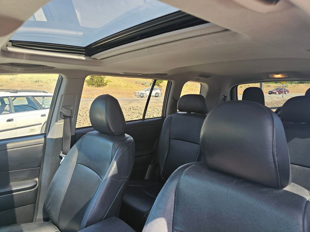 Used 2011 Toyota Highlander Limited w/ Tow Pkg AWD/4WD image 33