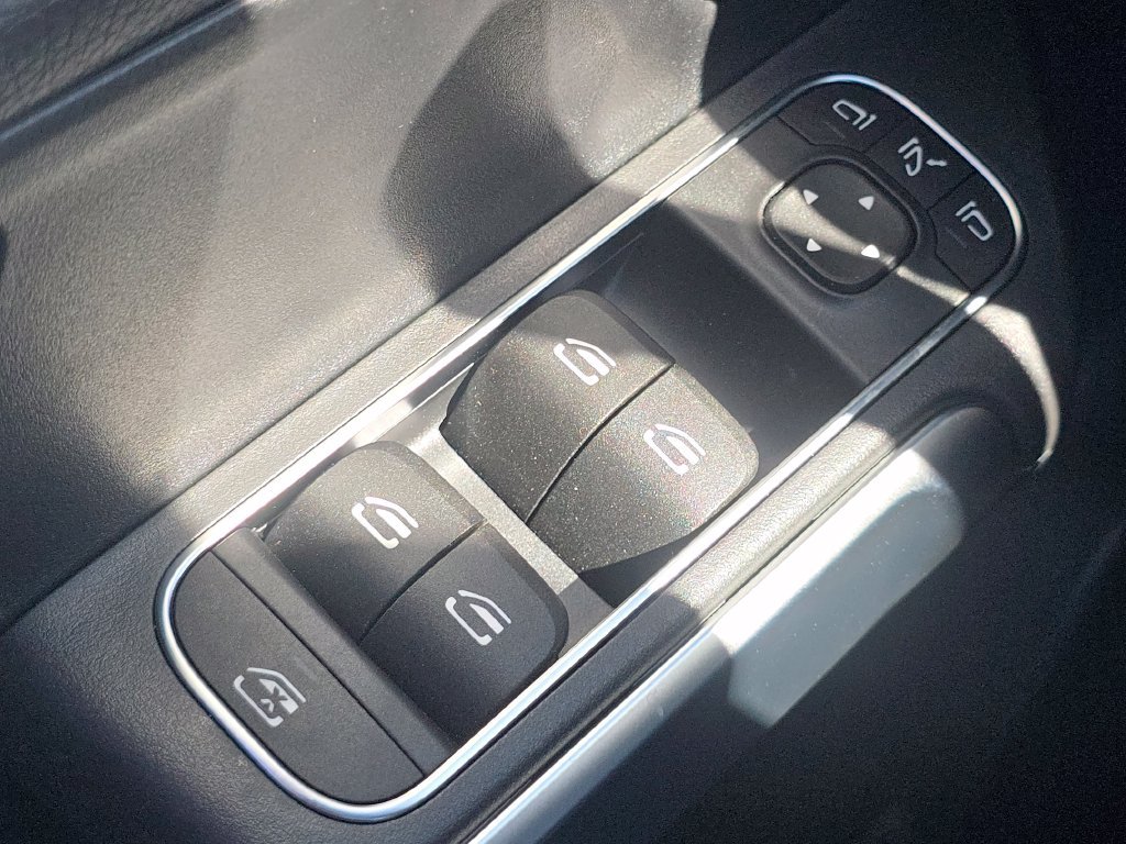 New 2026 Mercedes-Benz GLB 250 4MATIC image 27