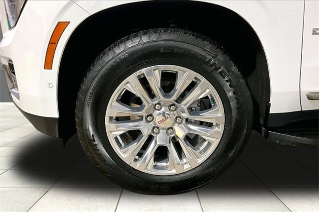 Certified 2025 GMC Yukon Denali image 9