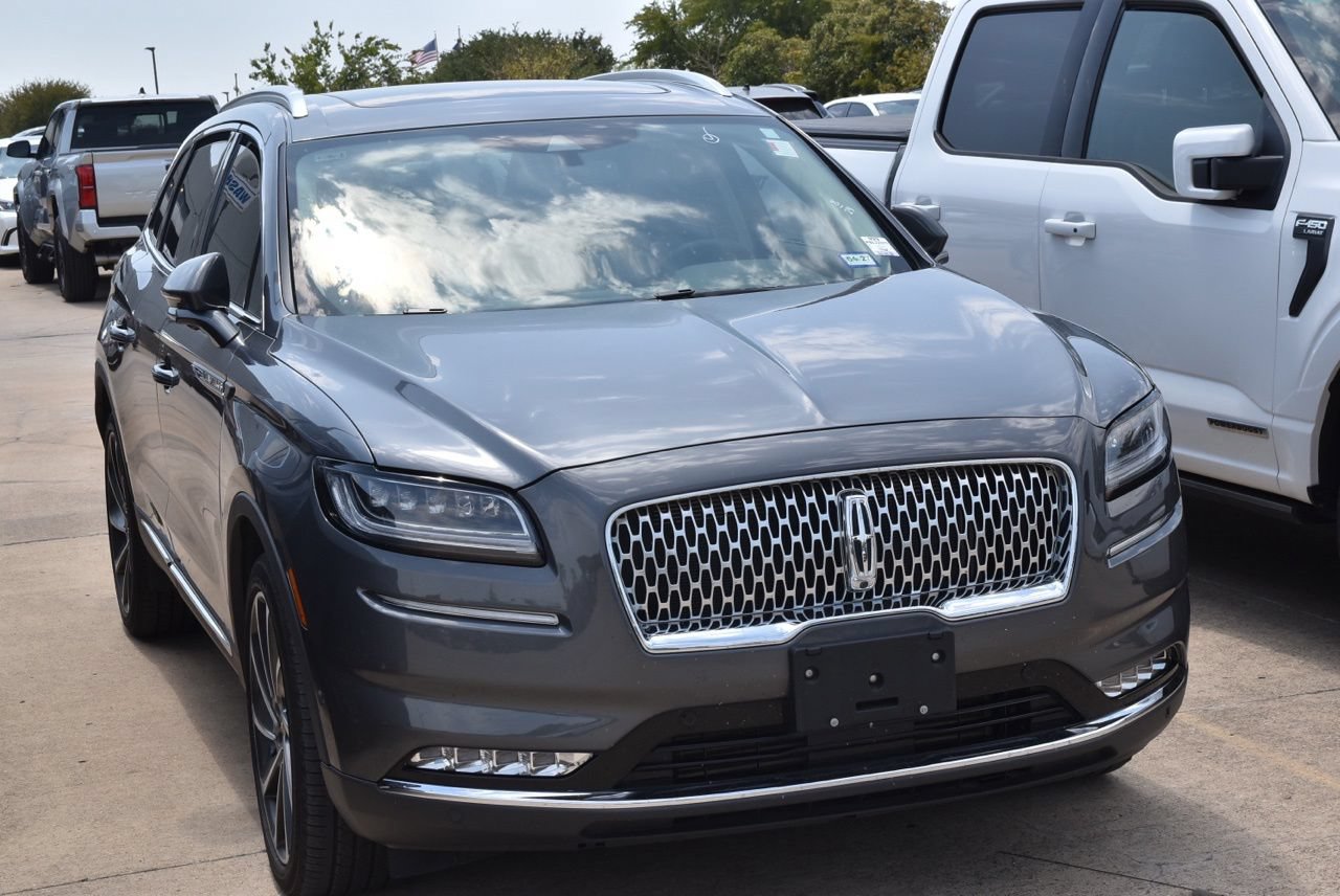 Used 2023 Lincoln Nautilus Reserve w/ Equipment Group 202A AWD/4WD image 4