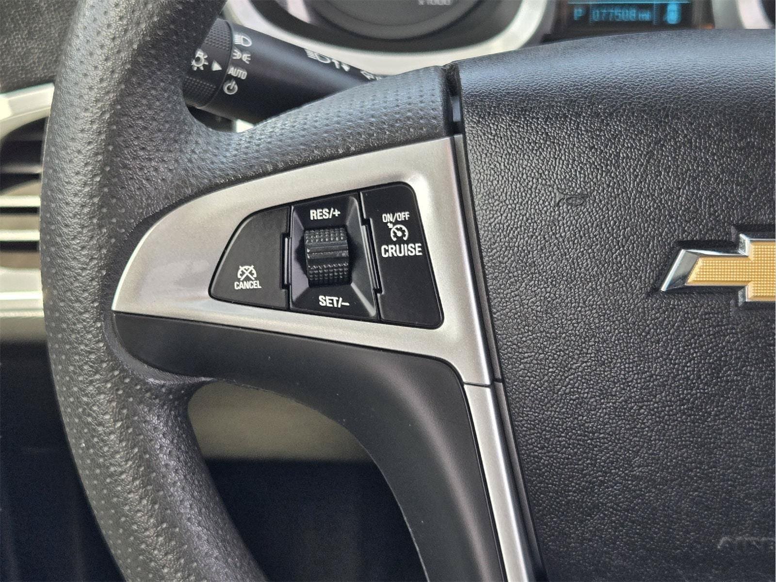 Used 2017 Chevrolet Equinox LT FWD image 25