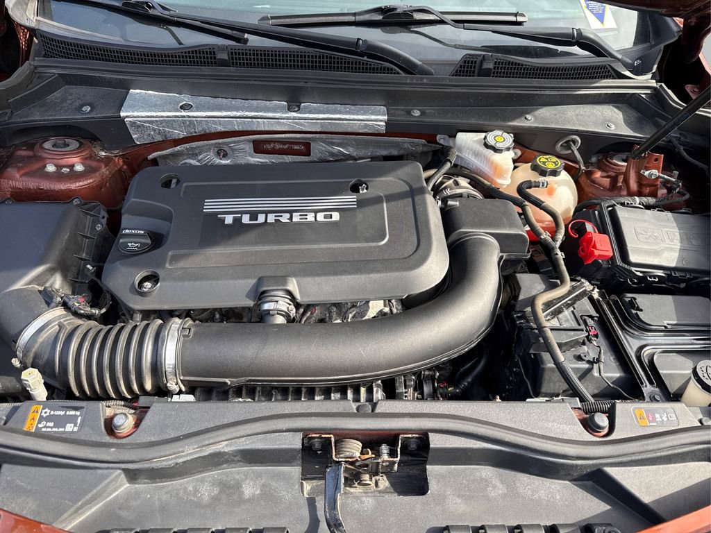 Used 2019 Cadillac XT4 Luxury w/ Cold Weather Package image 13