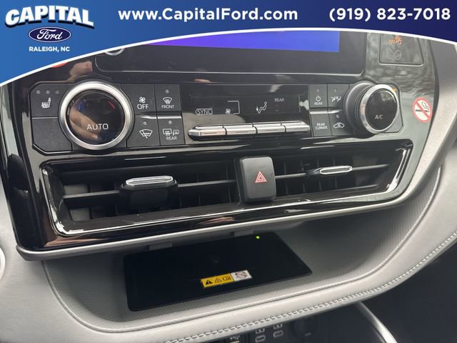 Used 2024 Toyota Highlander XLE image 28