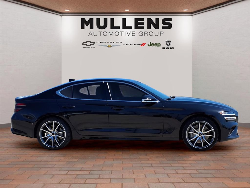 Used 2024 Genesis G70 2.5T image 4
