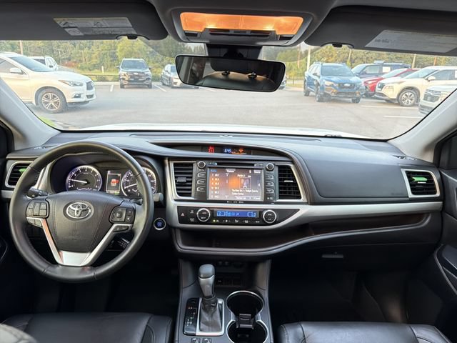 Used 2018 Toyota Highlander XLE FWD image 21