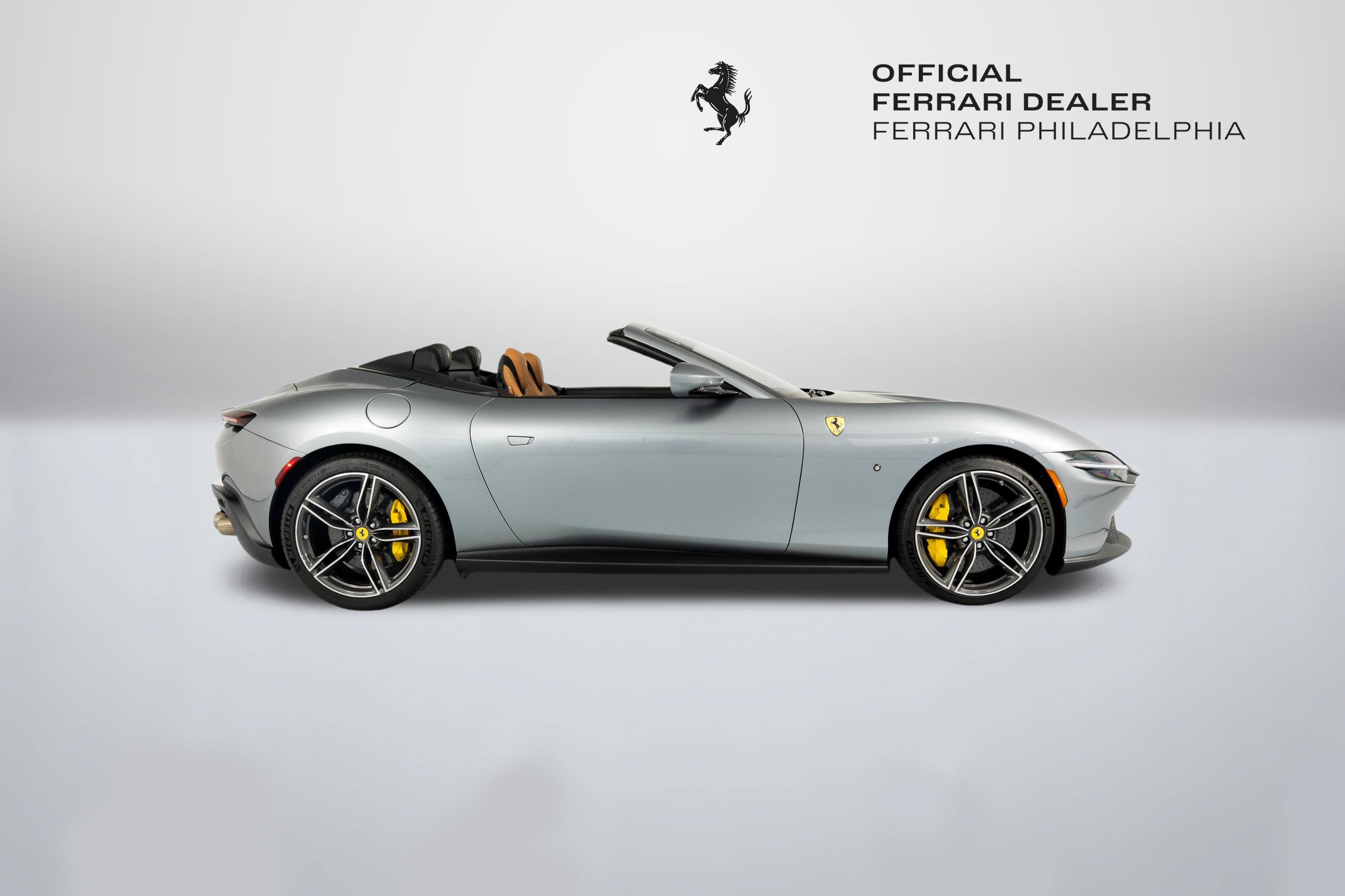 Certified 2025 Ferrari Roma Spider RWD image 8