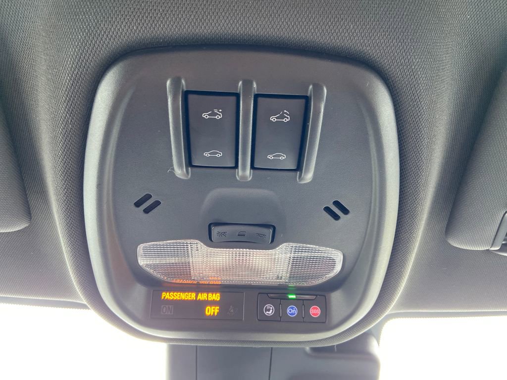 Used 2024 Chevrolet Trax RS w/ Sunroof Package image 30